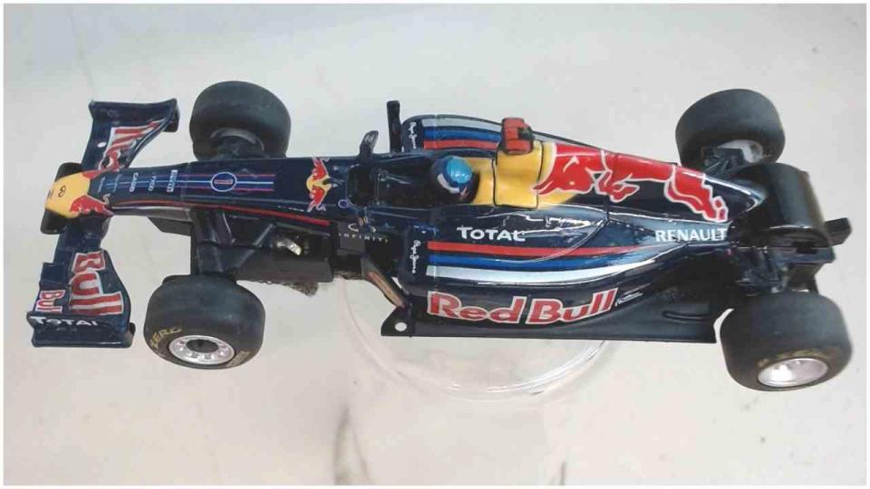 Auto Formel 1 Renault Red Bull RB7 Carrera Go