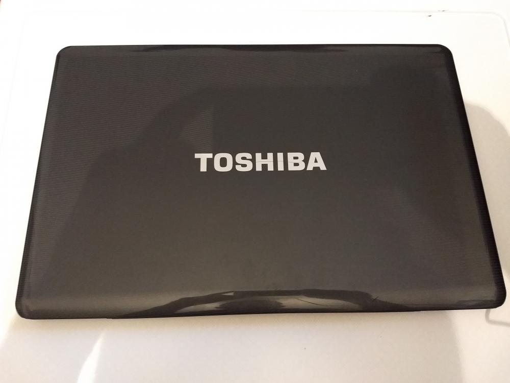 Housing cover for TFT LCD 17,3 Display Toshiba Satellite L550-20w