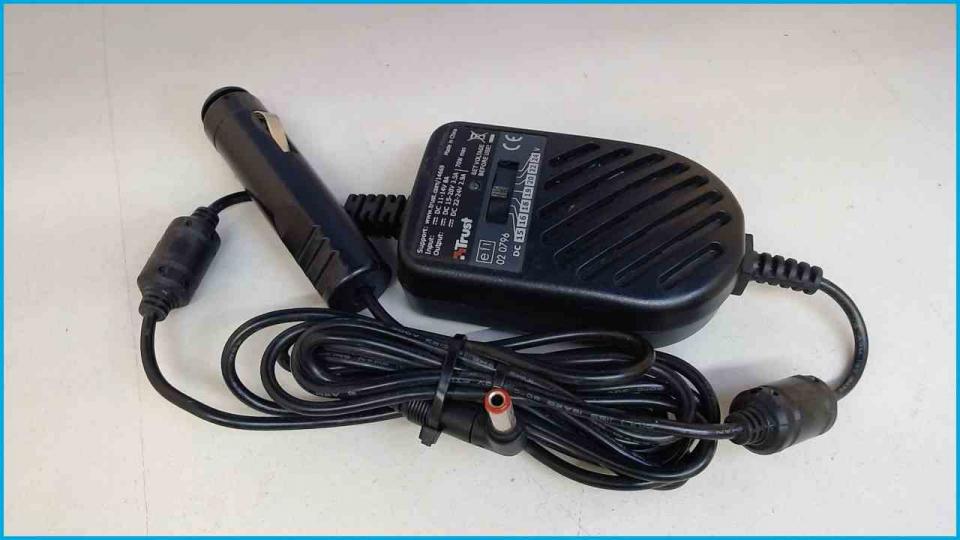 Power Supply Adapter Auto 15V - 24V 70W Trust Car PW-1150p